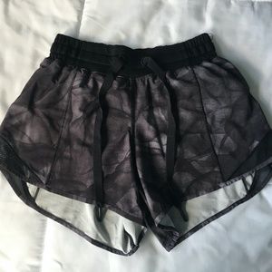 Lululemon hotty hot short